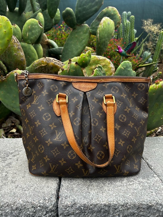Louis Vuitton Handbags - Louis Vuitton Monogram Canvas Tote